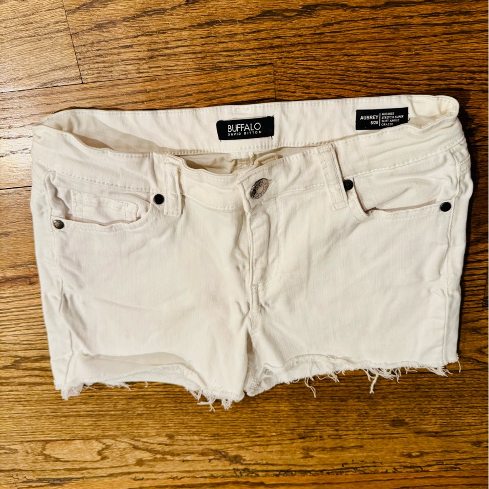 Buffalo David Bitton Aubrey Mid Rise White Denim Shorts Size 6 / 28